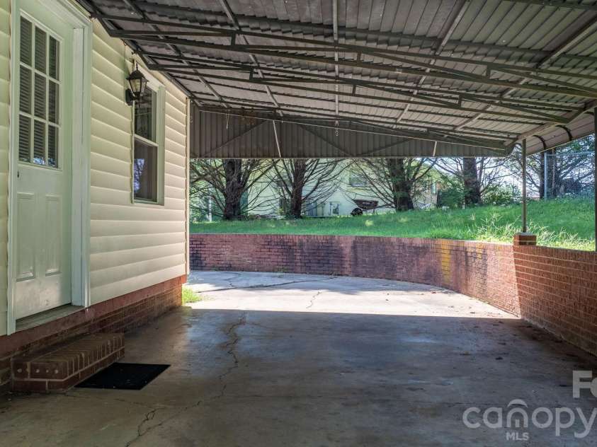 296 Pine Mountain Road, Hudson, NC 28638.  MLS# CAR4412972, YatesRealty ID 42781. 