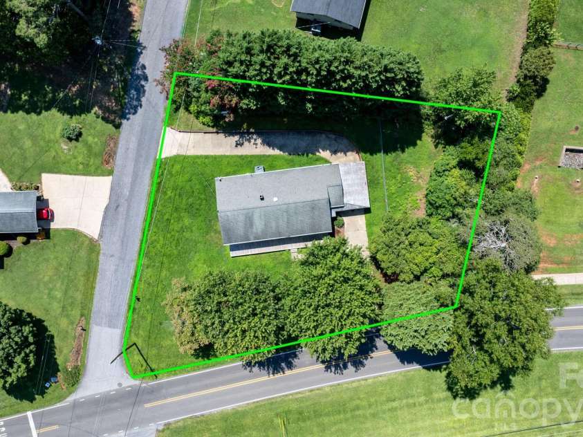 296 Pine Mountain Road, Hudson, NC 28638.  MLS# CAR4412972, YatesRealty ID 42781. 