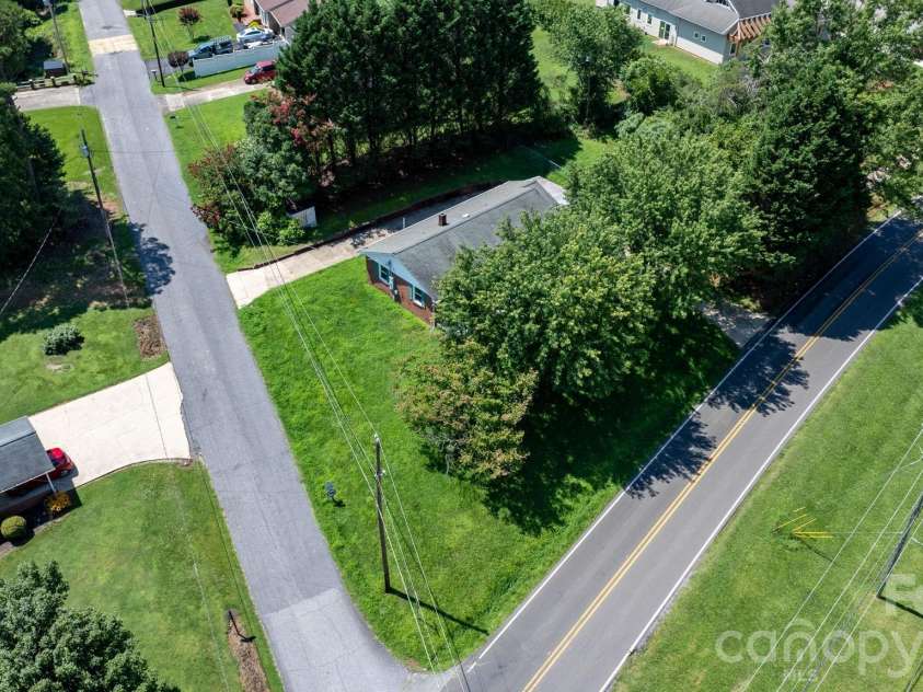 296 Pine Mountain Road, Hudson, NC 28638.  MLS# CAR4412972, YatesRealty ID 42781. 