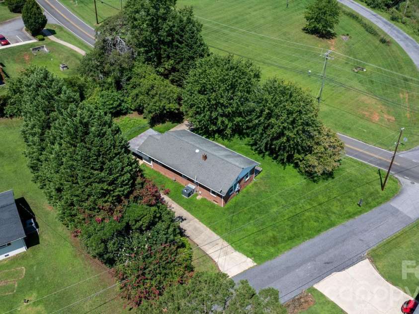296 Pine Mountain Road, Hudson, NC 28638.  MLS# CAR4412972, YatesRealty ID 42781. 