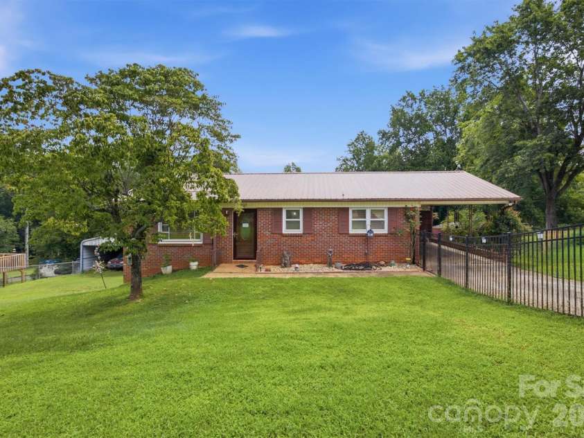 1082 Maple Street, Granite Falls, NC 28630.  MLS# CAR4407308, YatesRealty ID 42782. 