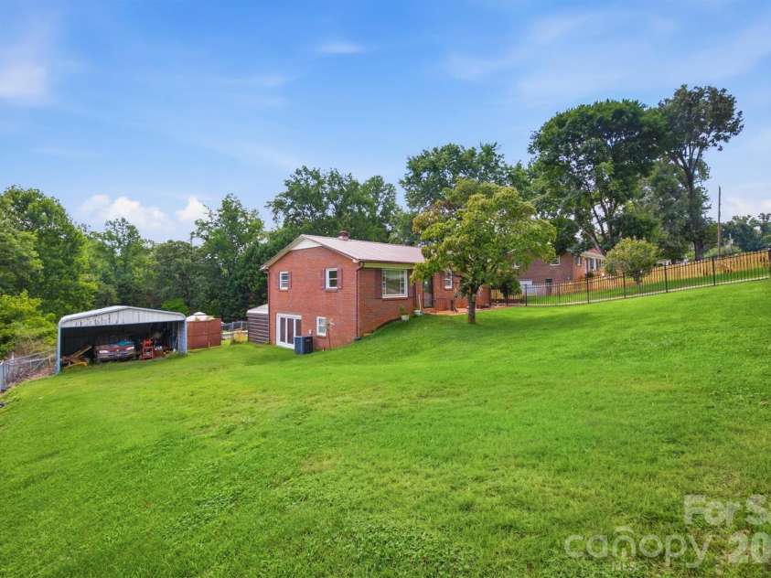 1082 Maple Street, Granite Falls, NC 28630.  MLS# CAR4407308, YatesRealty ID 42782. 