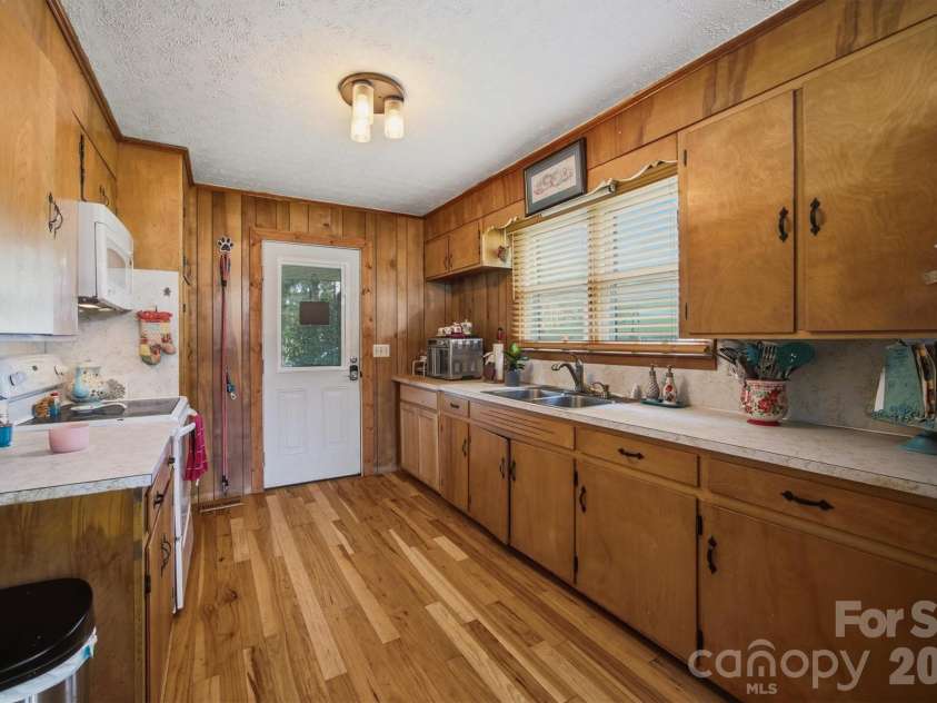 1082 Maple Street, Granite Falls, NC 28630.  MLS# CAR4407308, YatesRealty ID 42782. 