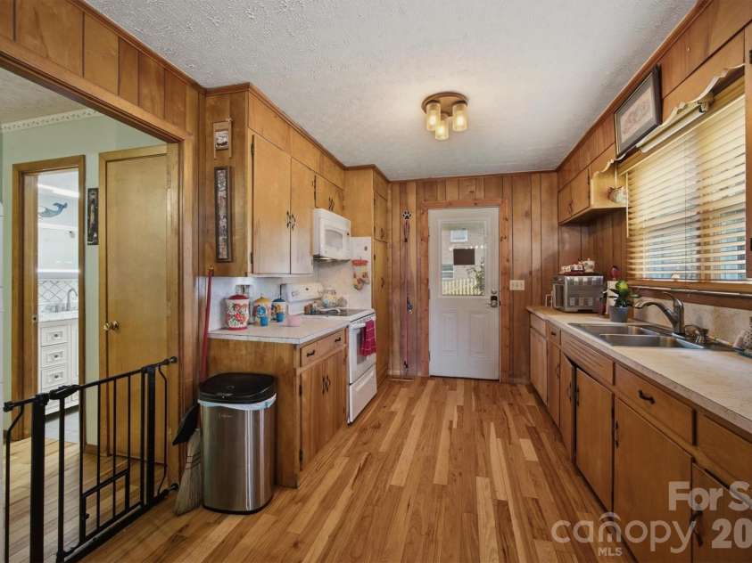 1082 Maple Street, Granite Falls, NC 28630.  MLS# CAR4407308, YatesRealty ID 42782. 