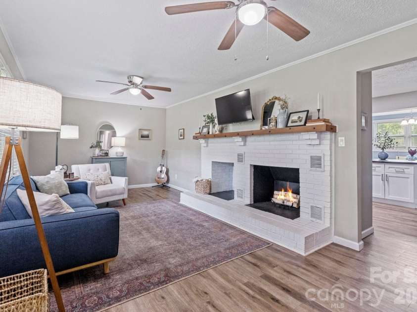 3968 Hollywood Ridge Road, Lenoir, NC 28645.  MLS# CAR4410672, YatesRealty ID 42784. 