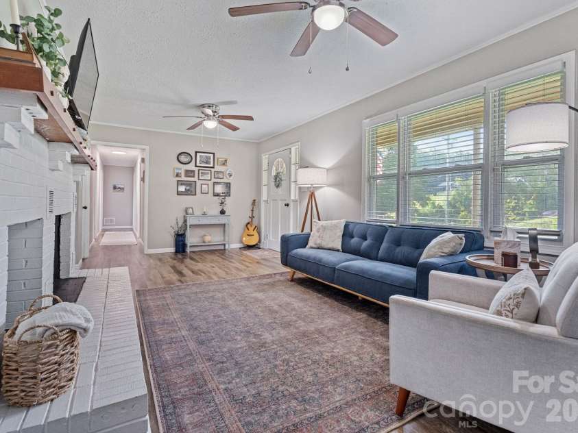 3968 Hollywood Ridge Road, Lenoir, NC 28645.  MLS# CAR4410672, YatesRealty ID 42784. 