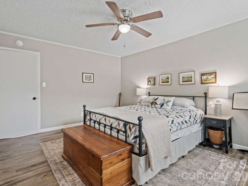 3968 Hollywood Ridge Road, Lenoir, NC 28645.  MLS# CAR4410672, YatesRealty ID 42784. 
