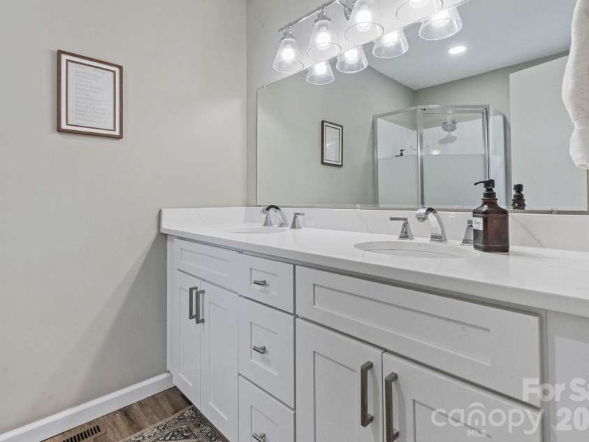 3968 Hollywood Ridge Road, Lenoir, NC 28645.  MLS# CAR4410672, YatesRealty ID 42784. 