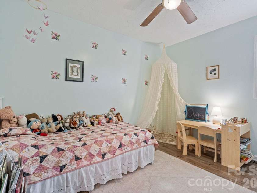 3968 Hollywood Ridge Road, Lenoir, NC 28645.  MLS# CAR4410672, YatesRealty ID 42784. 