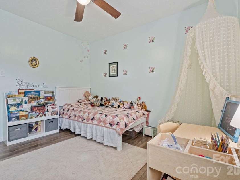 3968 Hollywood Ridge Road, Lenoir, NC 28645.  MLS# CAR4410672, YatesRealty ID 42784. 