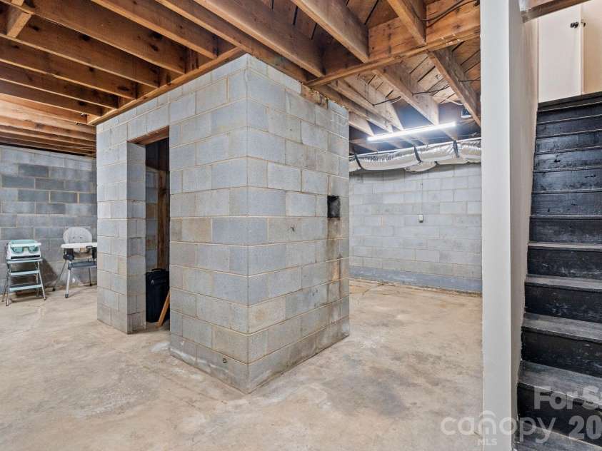3968 Hollywood Ridge Road, Lenoir, NC 28645.  MLS# CAR4410672, YatesRealty ID 42784. 