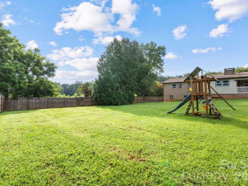 3968 Hollywood Ridge Road, Lenoir, NC 28645.  MLS# CAR4410672, YatesRealty ID 42784. 