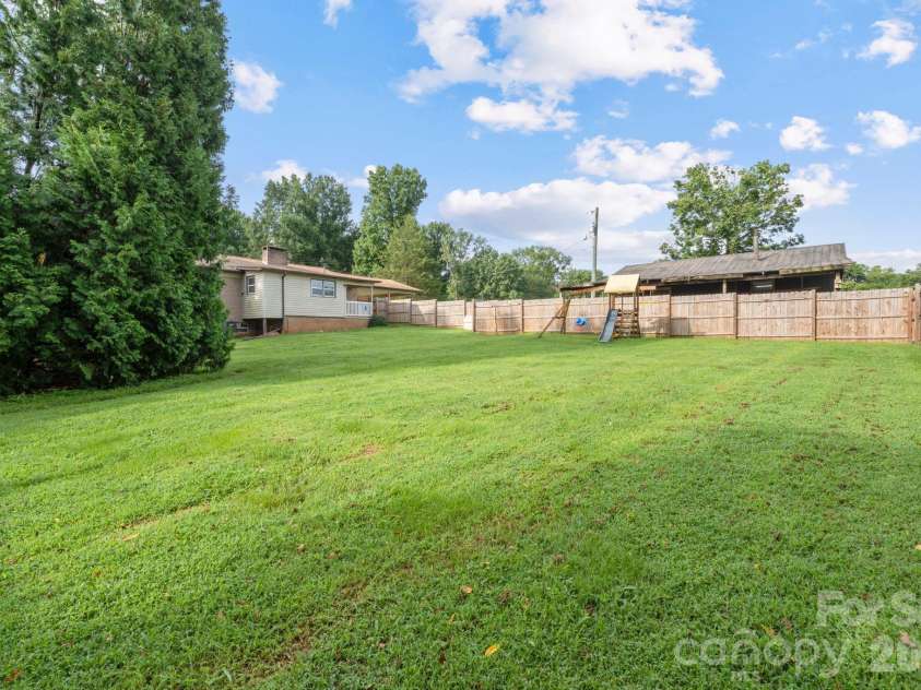 3968 Hollywood Ridge Road, Lenoir, NC 28645.  MLS# CAR4410672, YatesRealty ID 42784. 