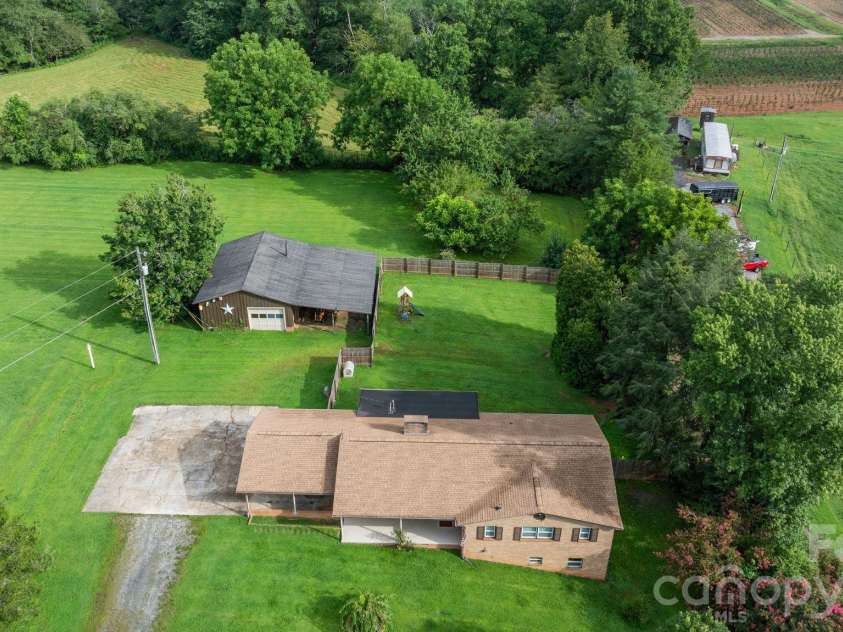3968 Hollywood Ridge Road, Lenoir, NC 28645.  MLS# CAR4410672, YatesRealty ID 42784. 