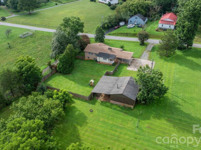 3968 Hollywood Ridge Road, Lenoir, NC 28645.  MLS# CAR4410672, YatesRealty ID 42784. 