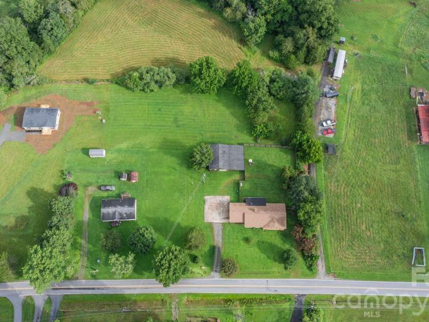 3968 Hollywood Ridge Road, Lenoir, NC 28645.  MLS# CAR4410672, YatesRealty ID 42784. 