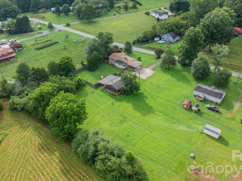 3968 Hollywood Ridge Road, Lenoir, NC 28645.  MLS# CAR4410672, YatesRealty ID 42784. 