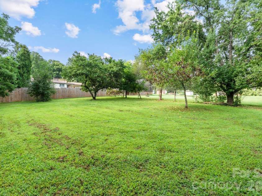 3968 Hollywood Ridge Road, Lenoir, NC 28645.  MLS# CAR4410672, YatesRealty ID 42784. 