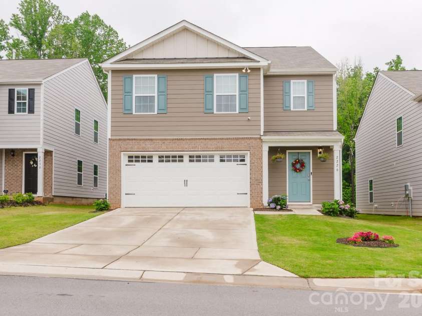 2226 Redstone Drive, York, SC 29745.  MLS# CAR4413072, YatesRealty ID 42786. 