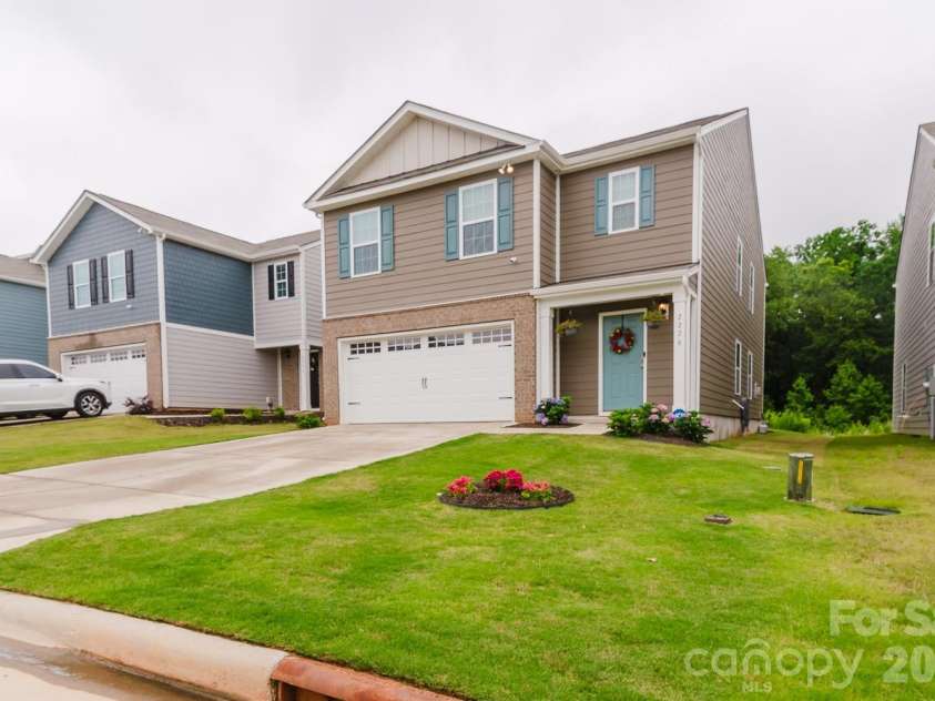 2226 Redstone Drive, York, SC 29745.  MLS# CAR4413072, YatesRealty ID 42786. 