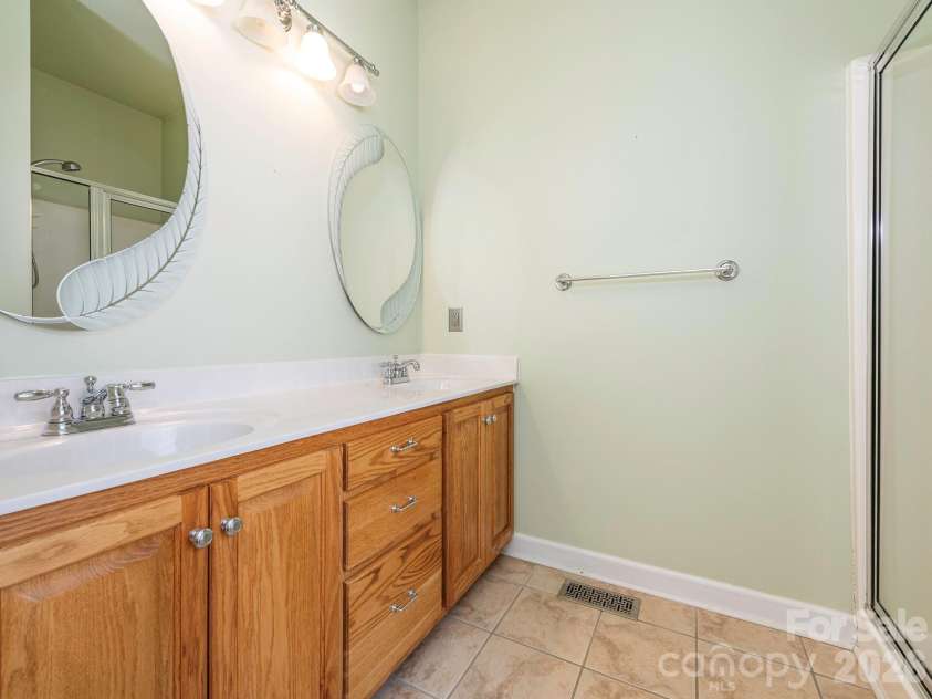 711 Spring Street, Concord, NC 28025.  MLS# CAR4411217, YatesRealty ID 42789. Primary bath