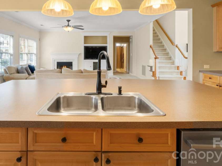12304 Mcallister Park Drive, Charlotte, NC 28277.  MLS# CAR4342459, YatesRealty ID 4279. 