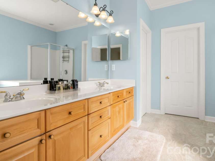 12304 Mcallister Park Drive, Charlotte, NC 28277.  MLS# CAR4342459, YatesRealty ID 4279. 