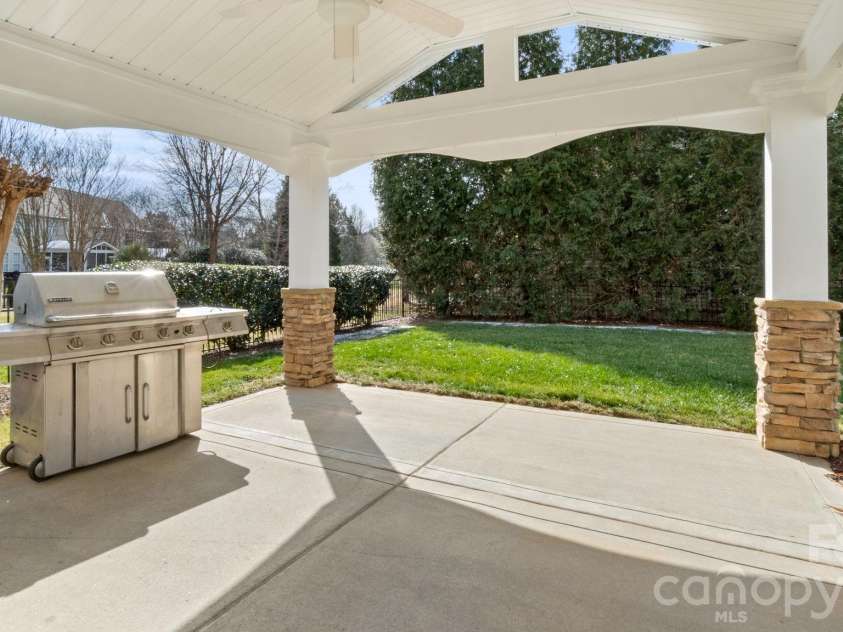 12304 Mcallister Park Drive, Charlotte, NC 28277.  MLS# CAR4342459, YatesRealty ID 4279. 