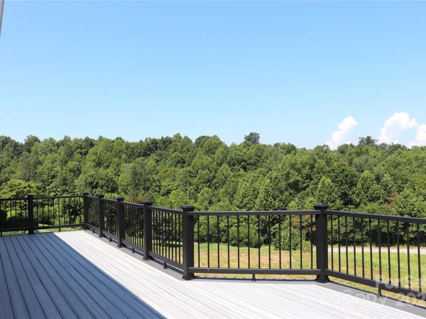 418 Huntington Woods Street, Lenoir, NC 28645.  MLS# CAR4215060, YatesRealty ID 4279. 