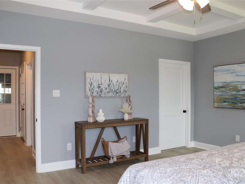 418 Huntington Woods Street, Lenoir, NC 28645.  MLS# CAR4215060, YatesRealty ID 4279. 