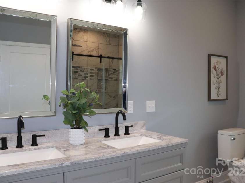 418 Huntington Woods Street, Lenoir, NC 28645.  MLS# CAR4215060, YatesRealty ID 4279. 