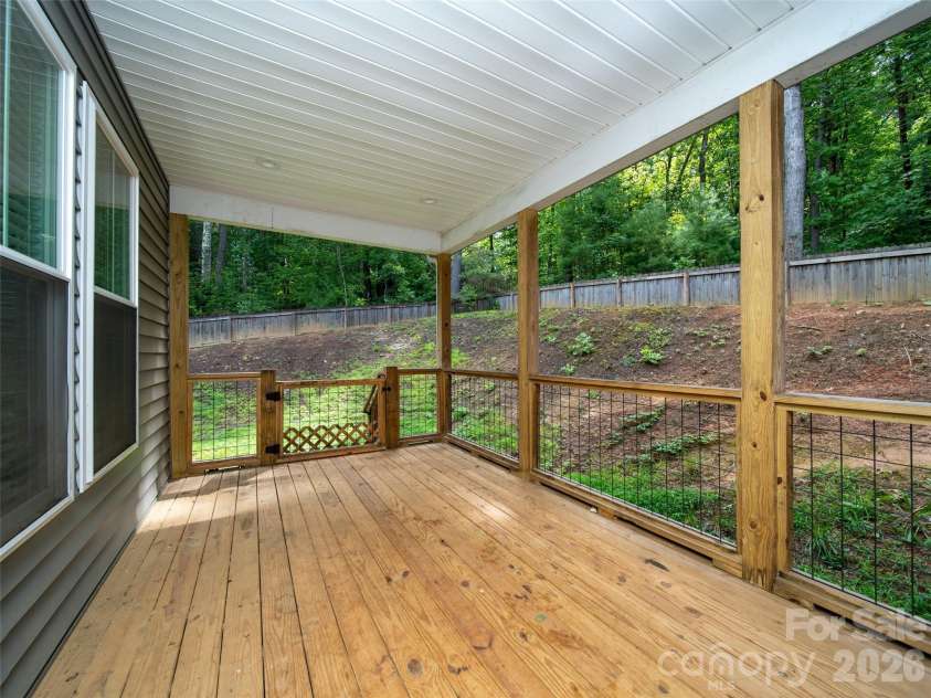 208 Robinson Hollow Drive, Candler, NC 28715.  MLS# CAR4413060, YatesRealty ID 42791. 