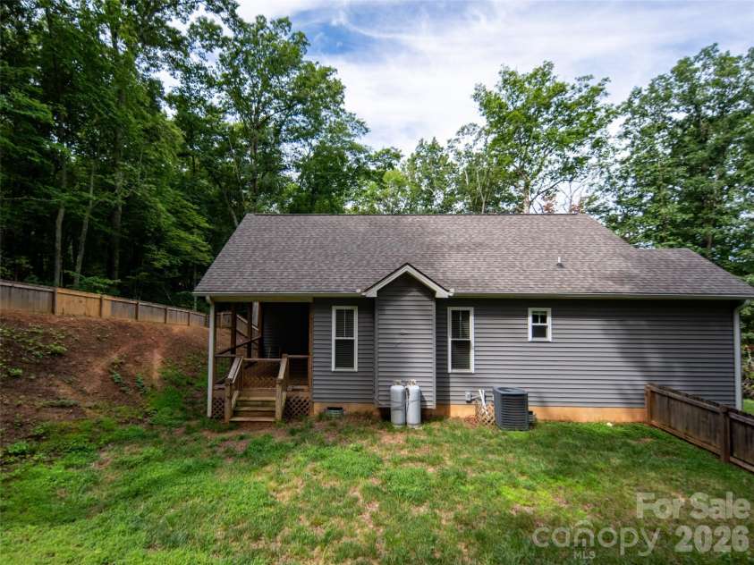 208 Robinson Hollow Drive, Candler, NC 28715.  MLS# CAR4413060, YatesRealty ID 42791. 
