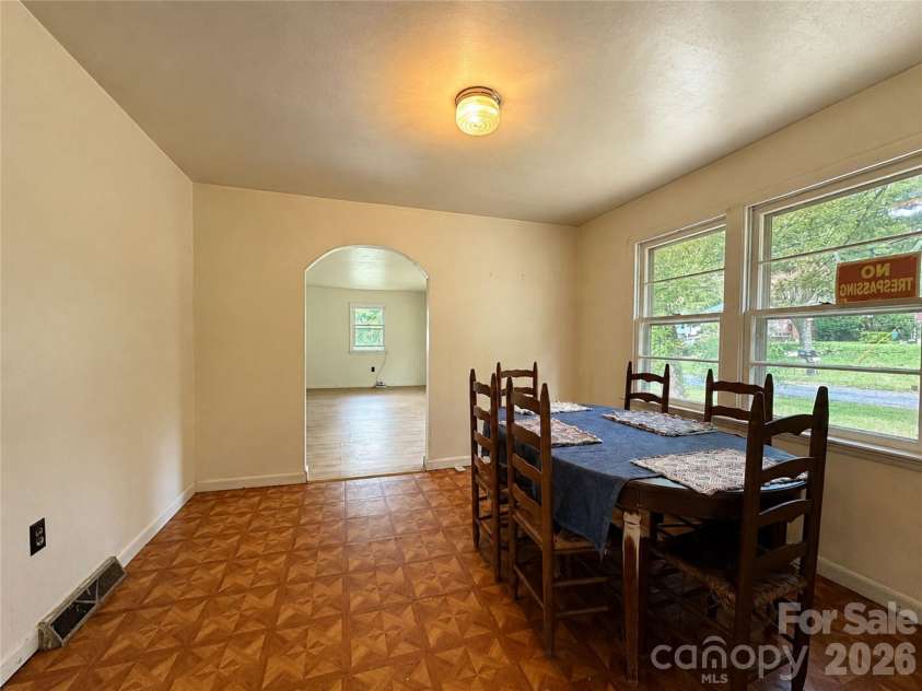 440 US 19e Highway, Spruce Pine, NC 28777.  MLS# CAR4412665, YatesRealty ID 42792. 