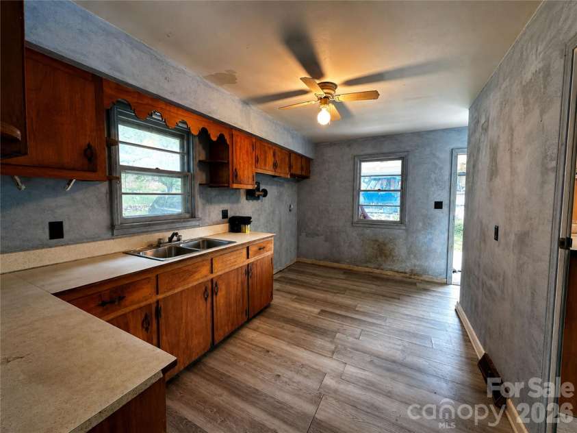 440 US 19e Highway, Spruce Pine, NC 28777.  MLS# CAR4412665, YatesRealty ID 42792. 