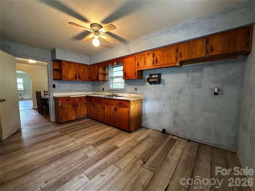 440 US 19e Highway, Spruce Pine, NC 28777.  MLS# CAR4412665, YatesRealty ID 42792. 