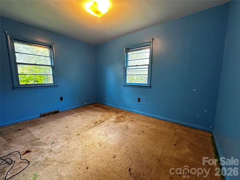 440 US 19e Highway, Spruce Pine, NC 28777.  MLS# CAR4412665, YatesRealty ID 42792. 