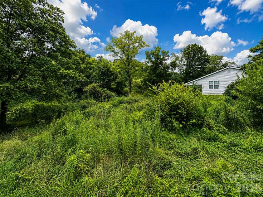 440 US 19e Highway, Spruce Pine, NC 28777.  MLS# CAR4412665, YatesRealty ID 42792. 