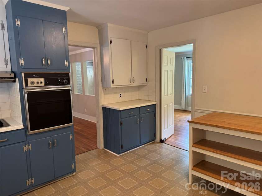 6233 Donna Drive, Charlotte, NC 28213.  MLS# CAR4413001, YatesRealty ID 42793. 
