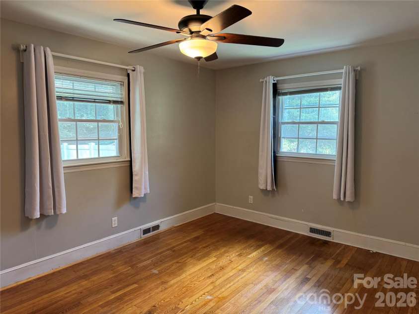 6233 Donna Drive, Charlotte, NC 28213.  MLS# CAR4413001, YatesRealty ID 42793. 