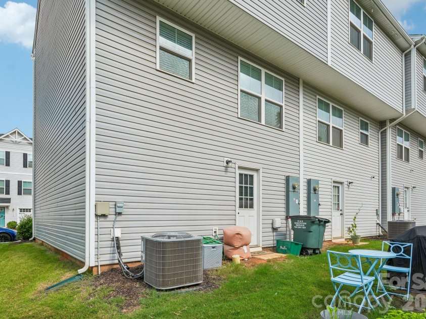 2041 Langer Street, Charlotte, NC 28214.  MLS# CAR4409697, YatesRealty ID 42794. 