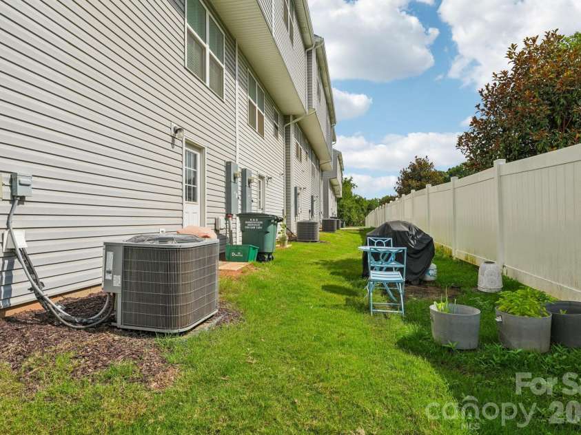 2041 Langer Street, Charlotte, NC 28214.  MLS# CAR4409697, YatesRealty ID 42794. 
