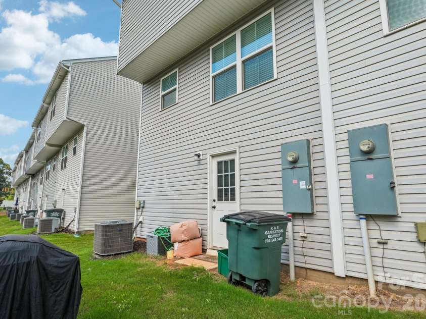 2041 Langer Street, Charlotte, NC 28214.  MLS# CAR4409697, YatesRealty ID 42794. 
