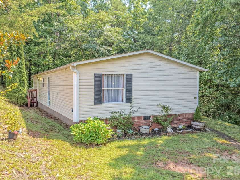 97 Misty Ridge Lane, Leicester, NC 28748.  MLS# CAR4411624, YatesRealty ID 42795. 