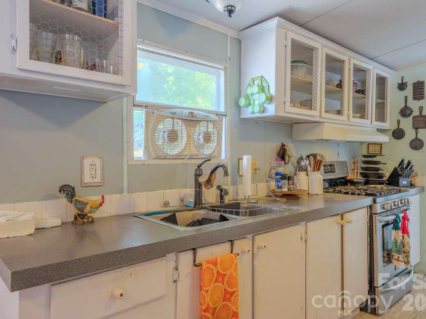 97 Misty Ridge Lane, Leicester, NC 28748.  MLS# CAR4411624, YatesRealty ID 42795. 