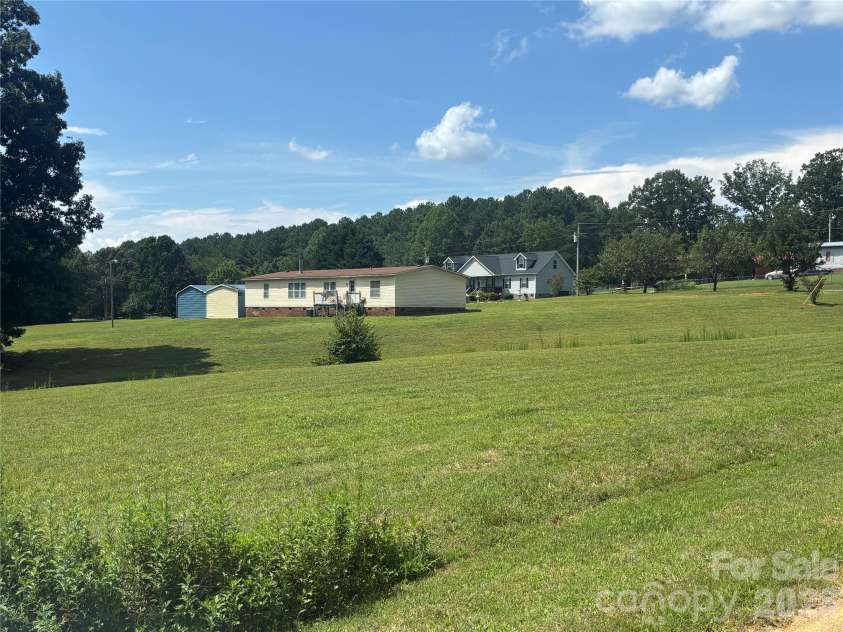 3557 Gladden Drive, Lincolnton, NC 28092.  MLS# CAR4413116, YatesRealty ID 42796. 