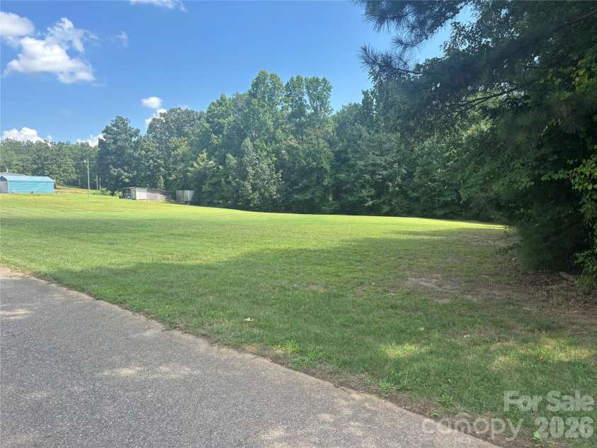 3557 Gladden Drive, Lincolnton, NC 28092.  MLS# CAR4413116, YatesRealty ID 42796. 