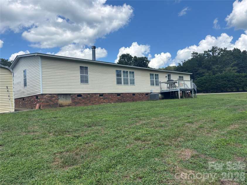 3557 Gladden Drive, Lincolnton, NC 28092.  MLS# CAR4413116, YatesRealty ID 42796. 