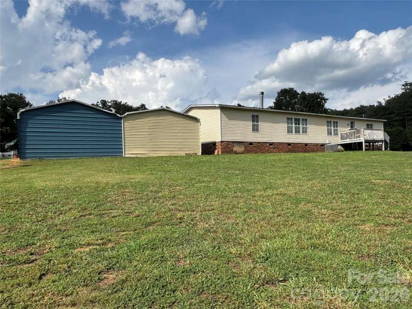 3557 Gladden Drive, Lincolnton, NC 28092.  MLS# CAR4413116, YatesRealty ID 42796. 