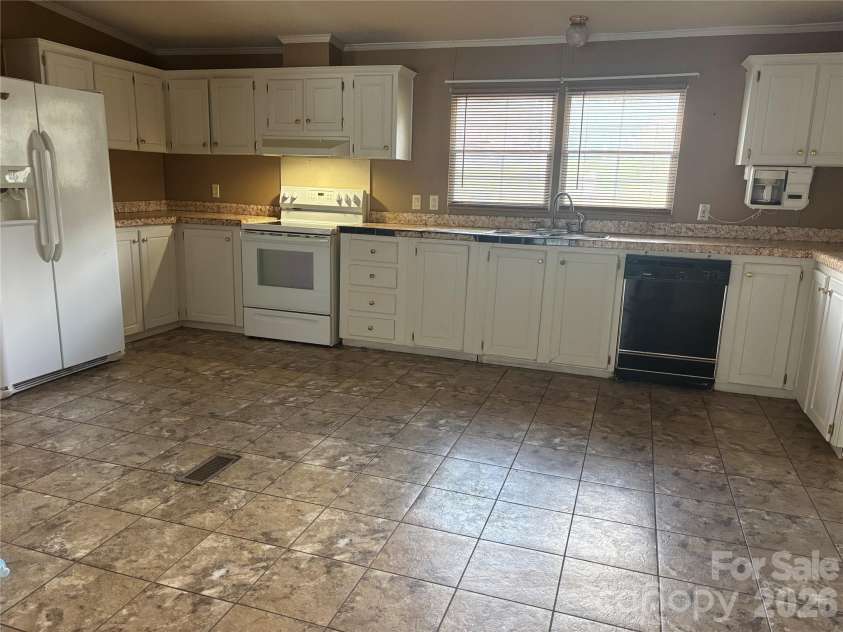 3557 Gladden Drive, Lincolnton, NC 28092.  MLS# CAR4413116, YatesRealty ID 42796. 